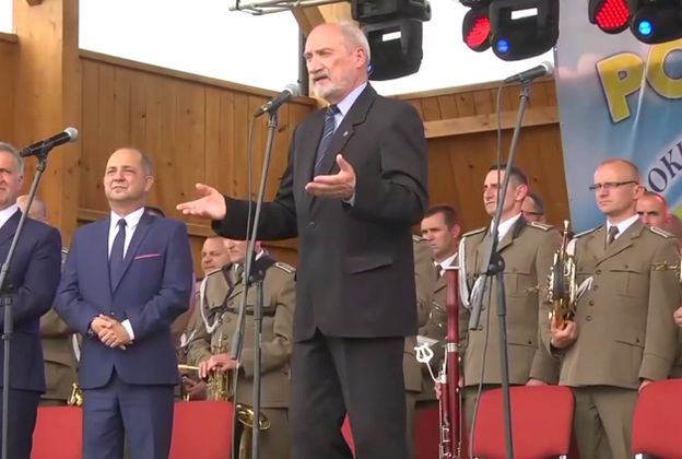 Macierewicz Tworzy Korpus Obrony Terytorialnej Elementem B D