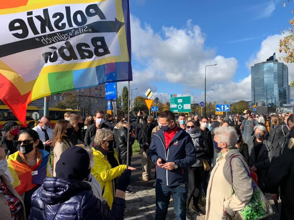 Aborcja w Polsce Protesty w całym kraju Politycy przed siedzibą PiS