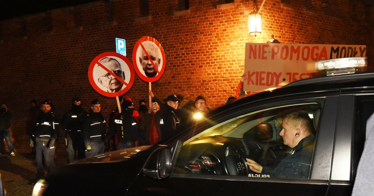 Zastępca komendanta policji w Krakowie odwołany Kara za błędy w