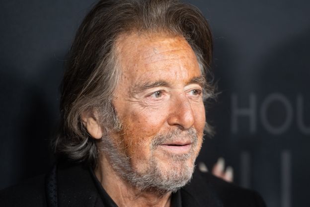 83 letni Al Pacino ZOSTAŁ OJCEM Pudelek