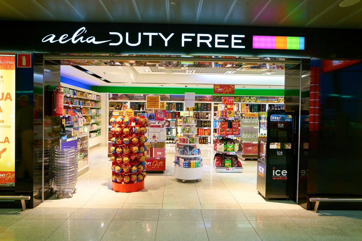 Jak nas kuszą sklepy na lotniskach Pandemia zmieniła Duty Free Money pl