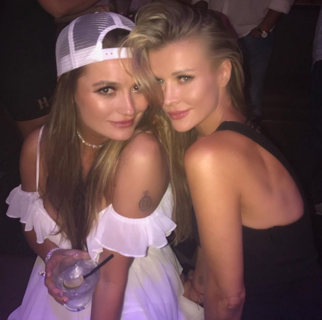 Joanna Krupa Bawi Si Na Wieczorze Panie Skim Siostry By O Gor Co