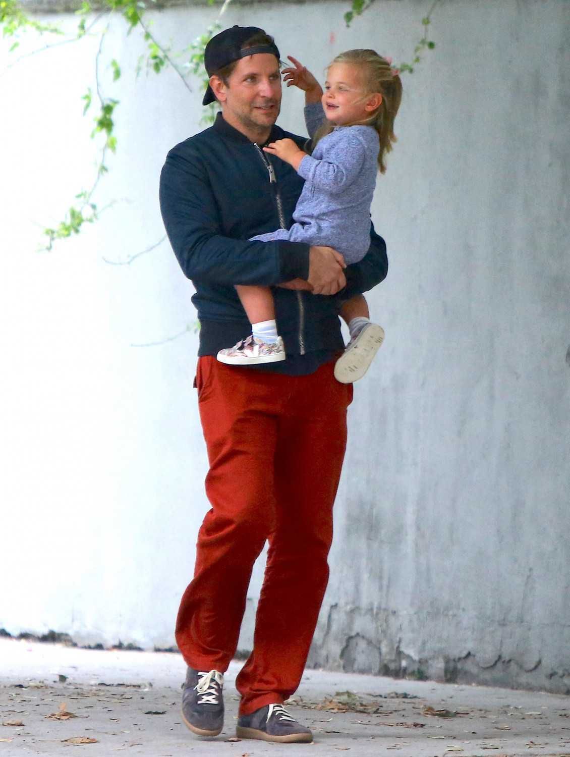 Please hide the child's face prior to the publication - Bradley Cooper and his cute little daughter Lea De Seine walking in the West Village in New York City, NY, USA on October 8, 2019. NO CREDIT a3