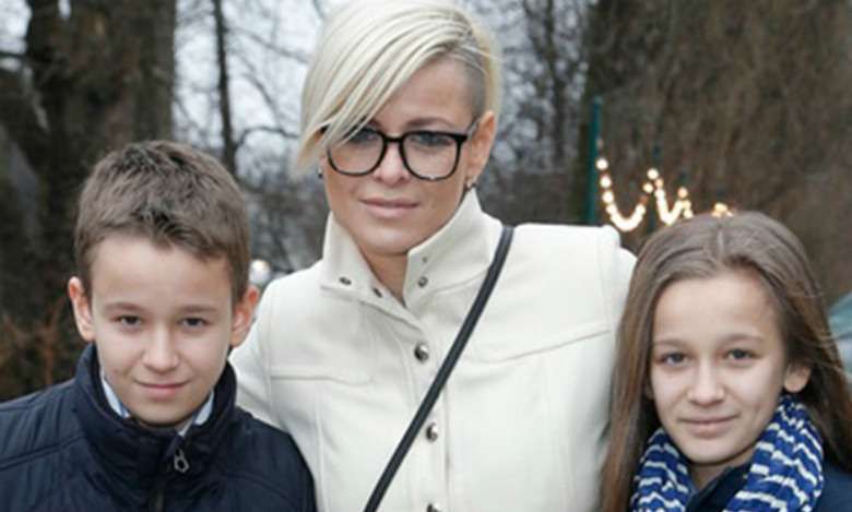 Marta Wiśniewska pokazała swoje dorosłe już dzieci! Wygląda przy nich jak starsza siostra!