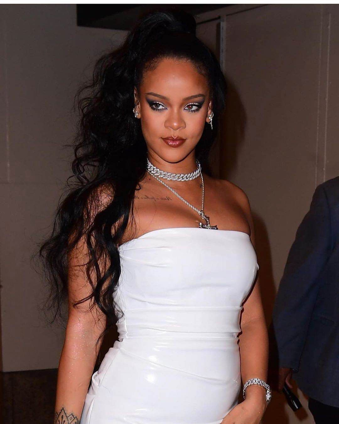 Rihanna makijaż