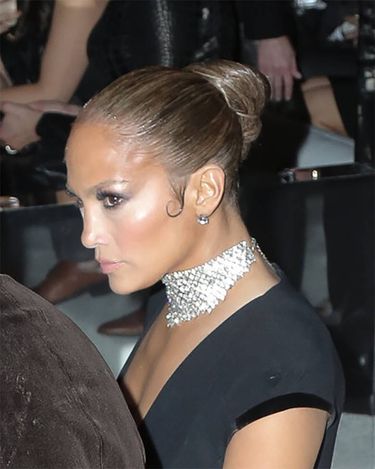 Jennifer Lopez - makijaż na pokazie mody. Czy był korzystny?