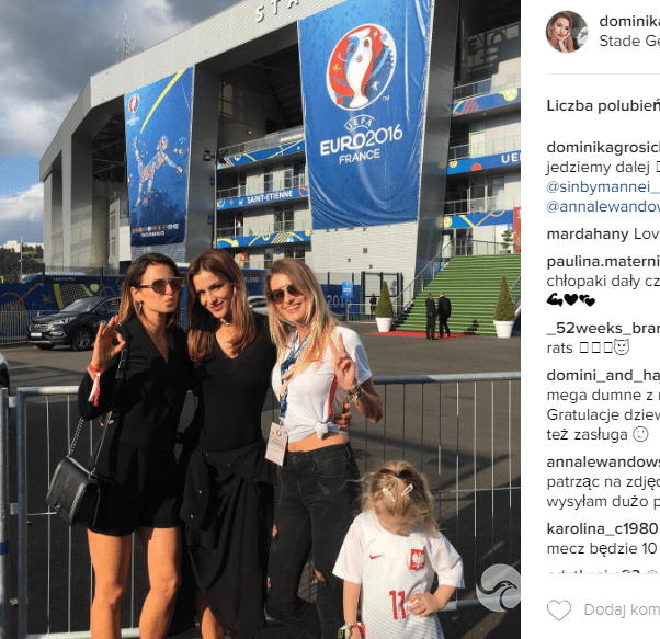 Anna Lewandowska, Sara Boruc i Dominika Grosicka na meczu Polska-Szwajcaria na EURO 2016