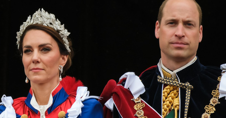 William i Kate podczas koronacji dyskretnie zasygnalizowali, jaki kraj teraz odwiedzą. Też to zauważyliście?