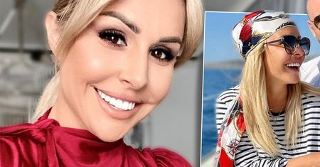 Blanka Lipińska pozuje z przystojnym bratem. Jakub mógłby złamać wiele kobiecych serc. Niezłe z niego ciacho!