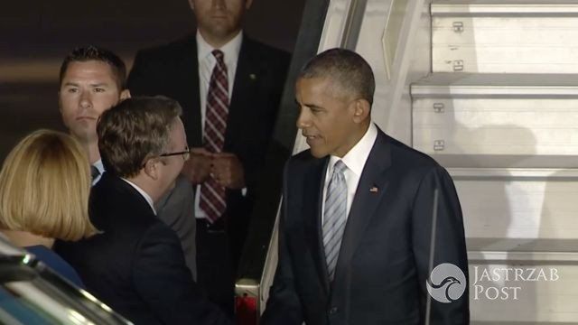 Barack Obama przyleciał do Warszawy nas szczyt NATO fot. screen z tvn24.pl