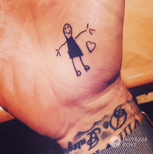 Tatuaż z rysunkiem córki Beckhamów