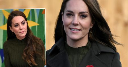 Księżna Kate przyszła na oficjalne spotkanie w stylizacji z sieciówki. Choć suknia kosztowała grosze, to i tak przykuła uwagę fanów z całego świata