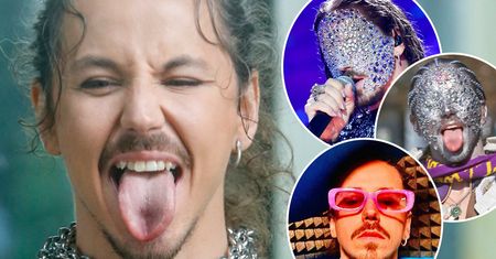 Michał Szpak w fikuśnej kreacji w "DDTVN". To nie jest widok dla przeciwników nagości w mediach! Poszedł na całość?