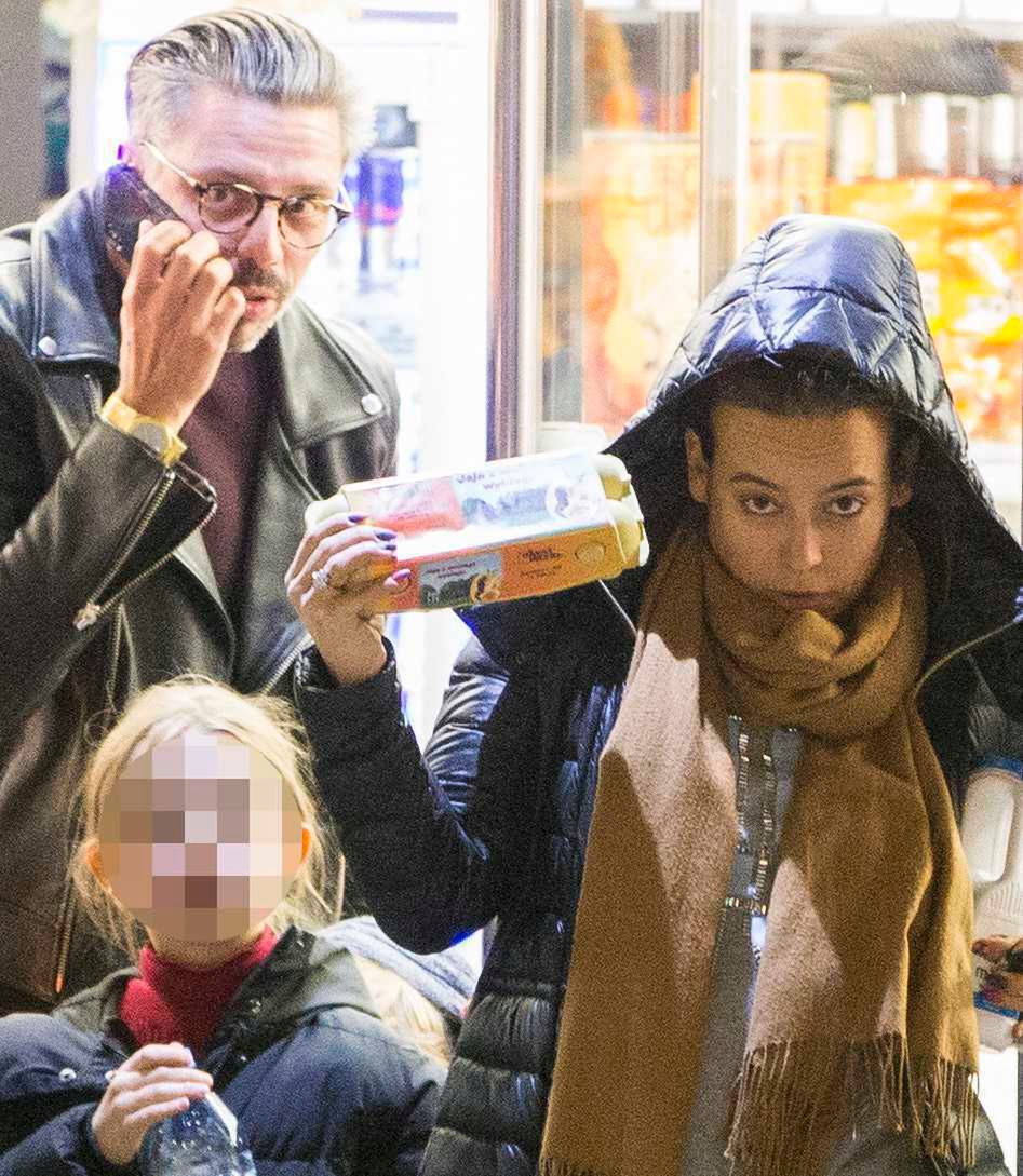 Anna Mucha i Marcel Sora z dziećmi na zakupach