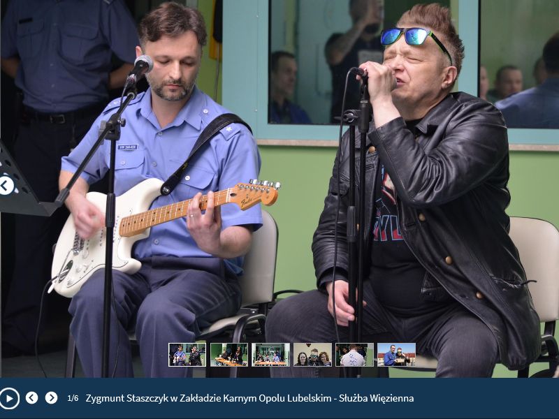 Muniek Staszczyk zagrał w Zakładzie Karnym w Opolu Lubelskim najbardziej znane utwory 