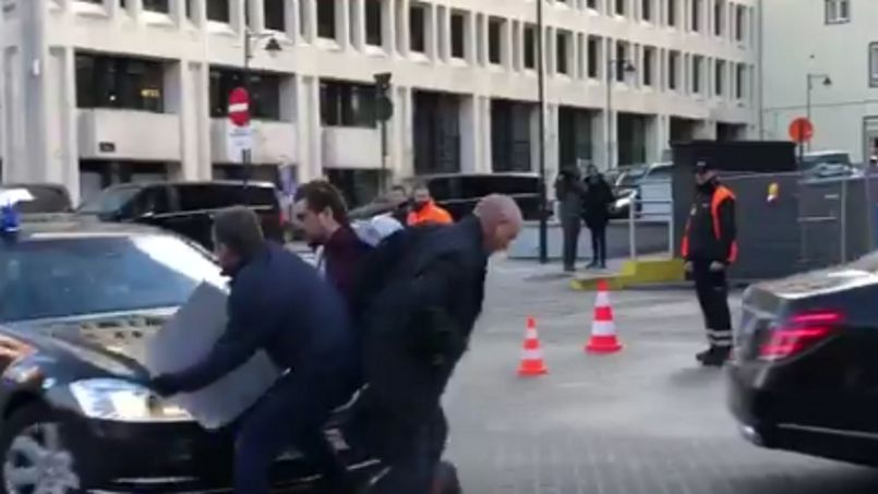 Kadr z nagrania dziennikarza, który obserwował kolumnę May