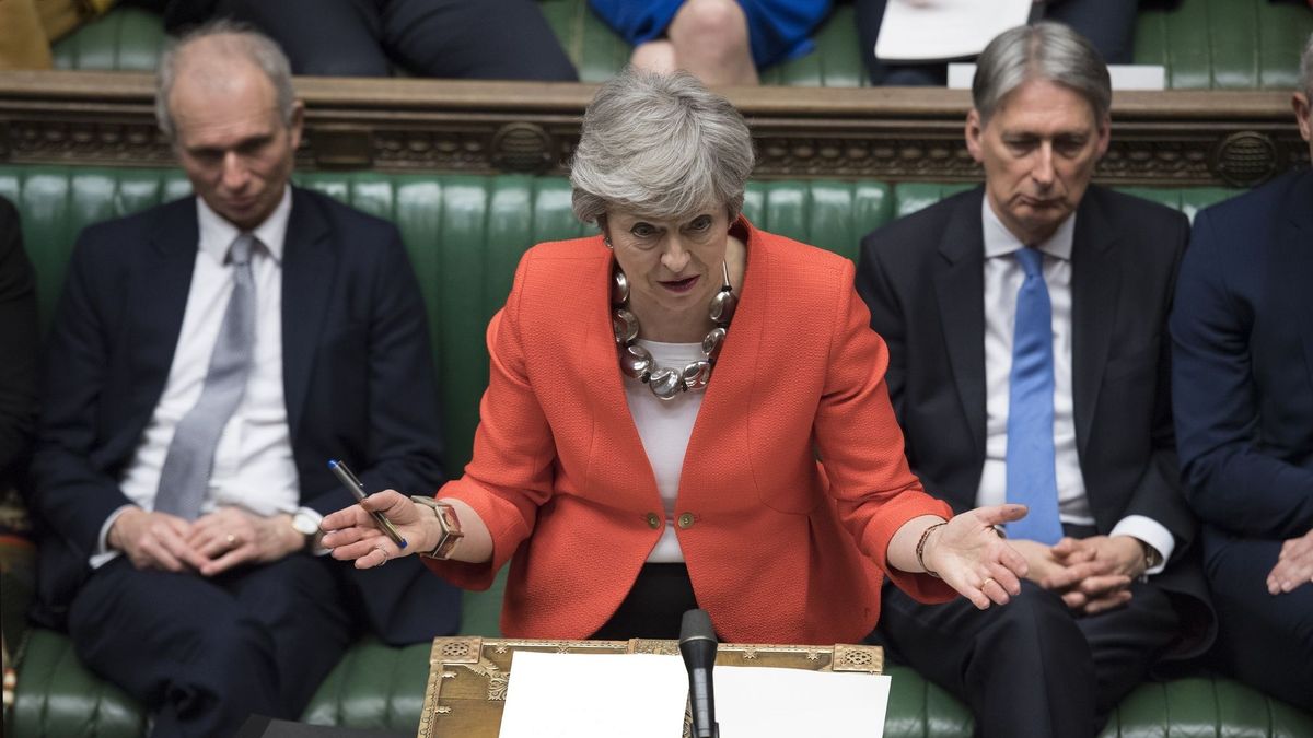 Theresa May ma za sobą trzy bolesne porażki, ale wciąż nie wie, jak będzie wyglądał brexit