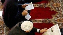 Muzułmanie w moskiewskim meczecie (fot. AFP)