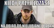 Książę Harry wylądował w Wielkiej Brytanii. Mina mówi więcej niż tysiąc memów