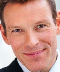 Dwie litery przed nazwiskiem to klucz do kariery?