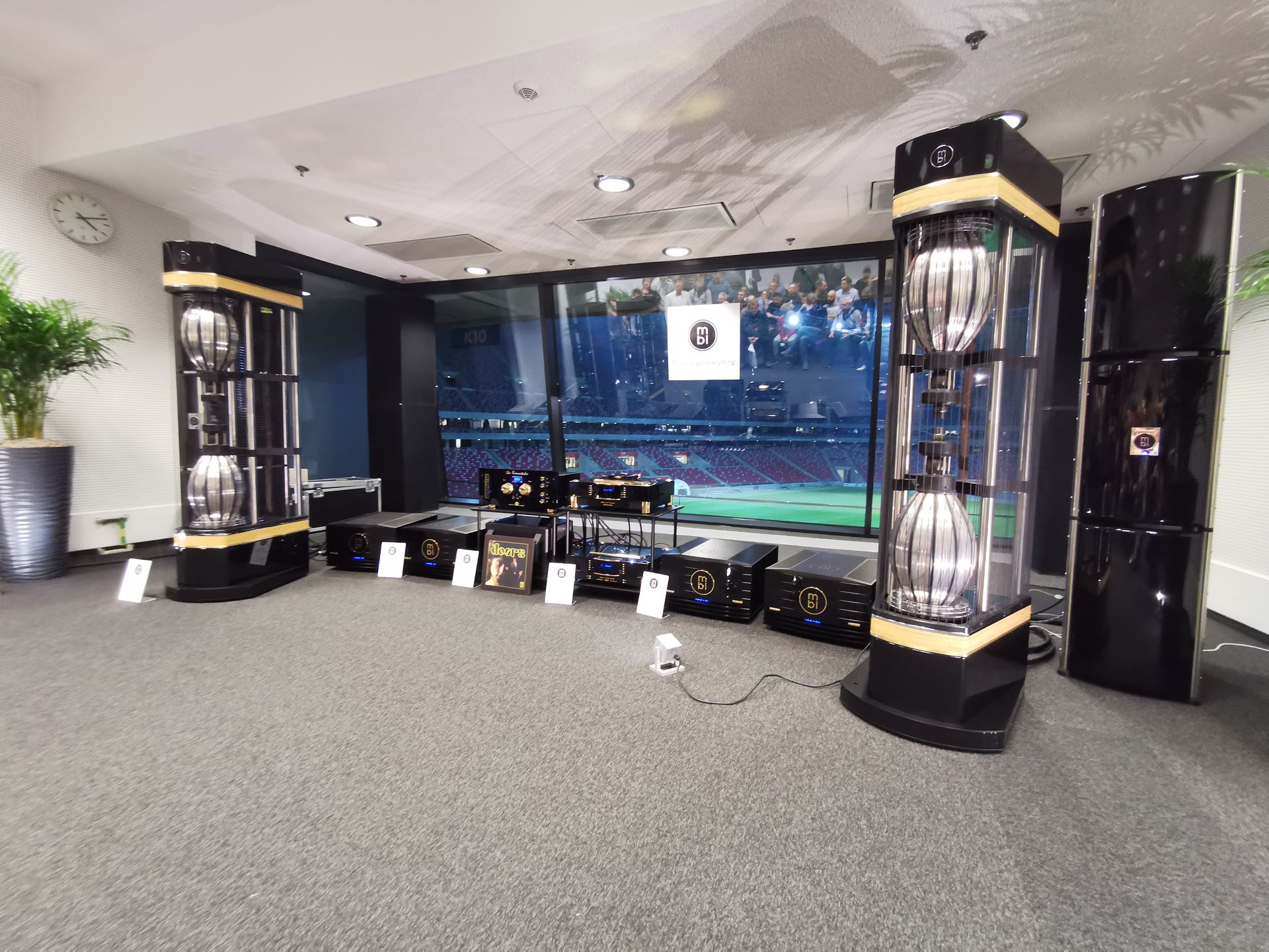 MLB, Audio Video Show 