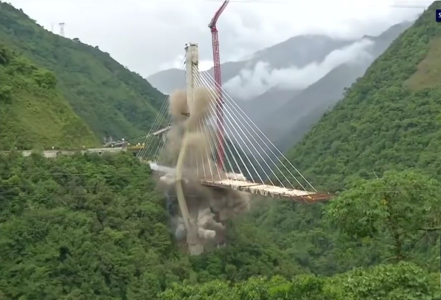 Kolumbijczycy wysadzili niedokończony most. Pół roku po wielkiej tragedii