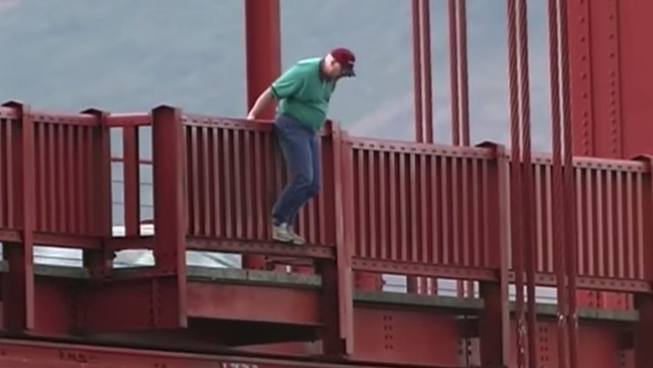 Eric Steel nakręcił 23 osoby skaczące z Golden Gate Bridge