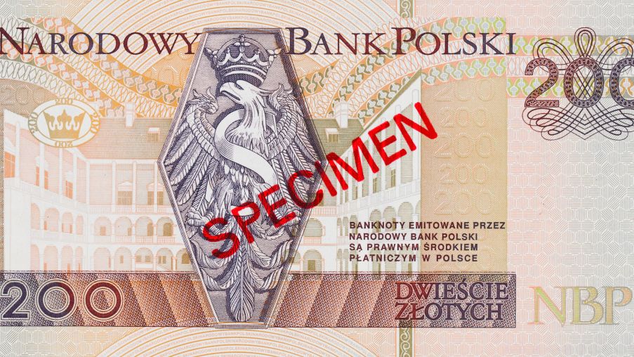 Czy na rewersie 200 zł orzeł leży w trumnie?