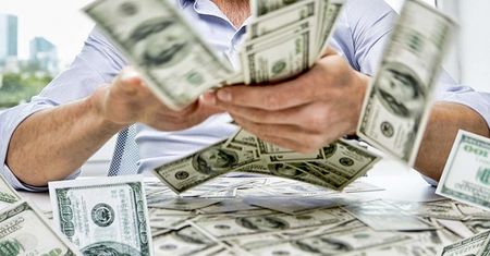 Polak wygrał 97 milionów złotych i stał się nową gwiazdą mediów! Co o nim wiadomo?