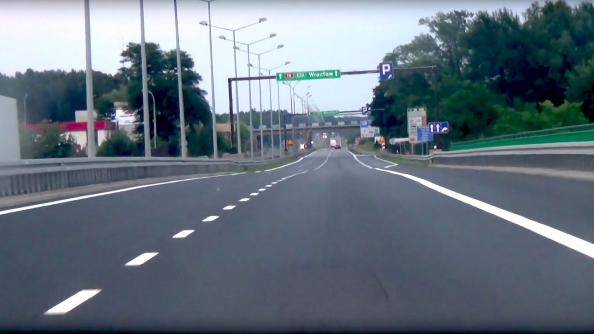 Wstydliwy fragment A 18 zbudowano w latach 1936-38. Na zdjęciu wyremontowana północna nitka