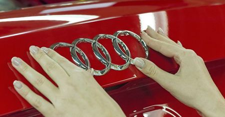 Audi przestawia się na elektryki, zwolni 9,5 tys ludzi