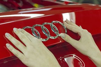 Audi przestawia się na elektryki, zwolni 9,5 tys ludzi