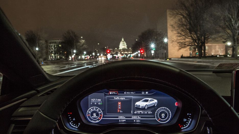 Kierowca audi wie za ile sekund będzie zmiana światła