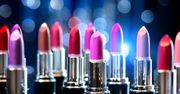 Styl w pigułce i zastrzyk pewności siebie. Dlaczego pomadka to najważniejsza broń kobiety?