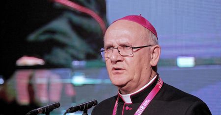 Religia w szkołach. Arcybiskup Józef Górzyński zaniepokojony