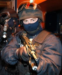 Wojna w służbach? ABW kontra policja, minister nabrał wody w usta