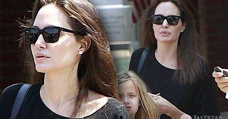 Angelina Jolie bez makijażu i stanika na zakupach z dziećmi. Czarny wyszczupla? Nie w jej przypadku