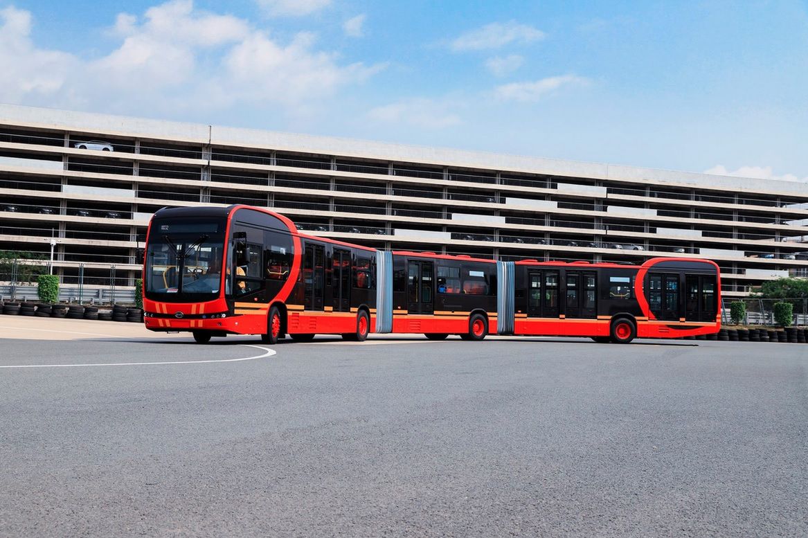 Najdłuższy autobus na świecie. Ma prawie 30 metrów długości