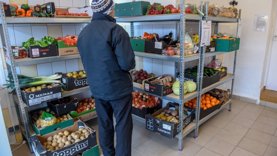 Jadłodzielnia, czyli miejsce, do którego jedzenie przynoszą ci, którzy mają go za dużo, a biorą ludzie, którym go brakuje 