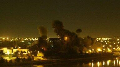 Dym nad ministerstwem planowania w Bagdadzie (fot. AFP)