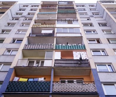 Łódź. Kobieta przeżyła upadek z szóstego piętra