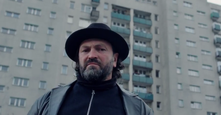 Tu Muniek i Vienio nagrywali pierwsze piosenki. Polskie blokowiska w nowym serialu to prawdziwy fenomen
