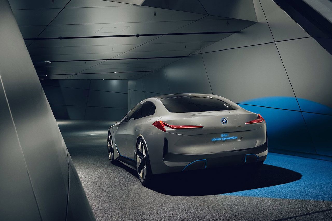 Studium i Vision Dynamics ujrzy produkcyjną formę w roku 2021 jako BMW i4. 
