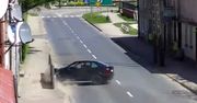 #dziejesiewmoto: kierujący BMW traci kontrolę i uderza w budynki stojace przy ulicy