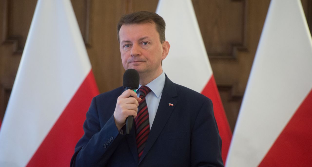 "Domofon wymaga, ale nie róbcie sobie jaj". Podchorąży wyśmiewa Mariusza Błaszczaka