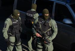 Duża operacja policji w Krakowie. Antyterroryści w mieszkaniach