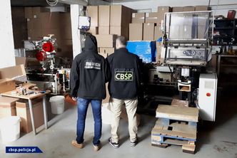 Zlikwidowano nielegalną fabrykę papierosów. Międzynarodowa akcja służb w Portugalii