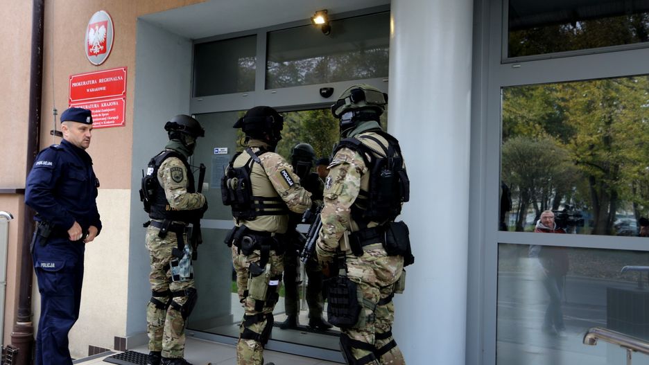 CBŚP opublikowało raport. Coraz więcej gangów "białych kołnierzyków".