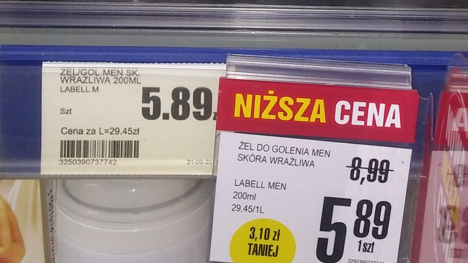 Po lewej - cena obowiązująca od września. Po prawej - aktualna zawieszka z ceną