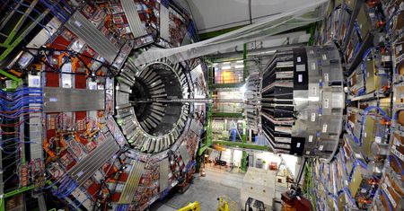 FASER – nowy eksperyment w CERN. Bierze w nim udział naukowiec z Polski